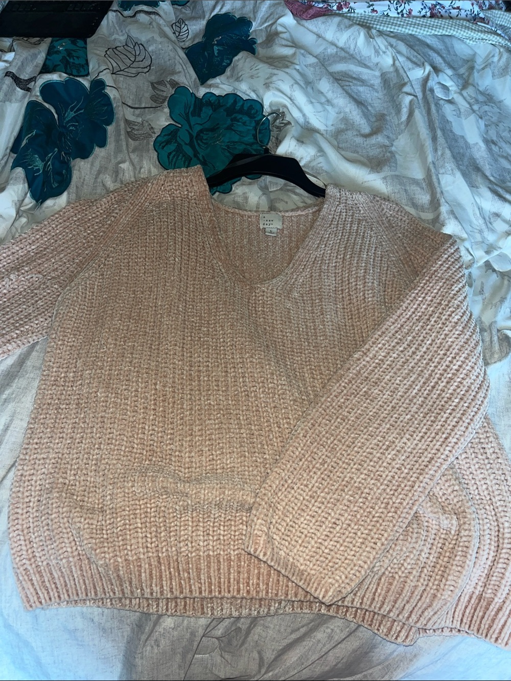 Cozy V-Neck Chunky Knit Sweater - Soft Blush Pink